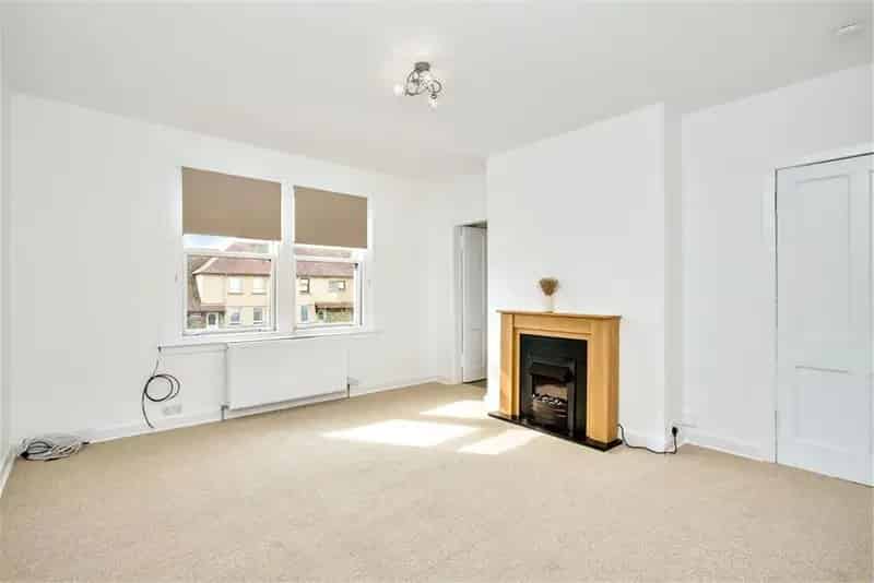 2 Bed Flat Danderhall Near Edinburgh City Centre
