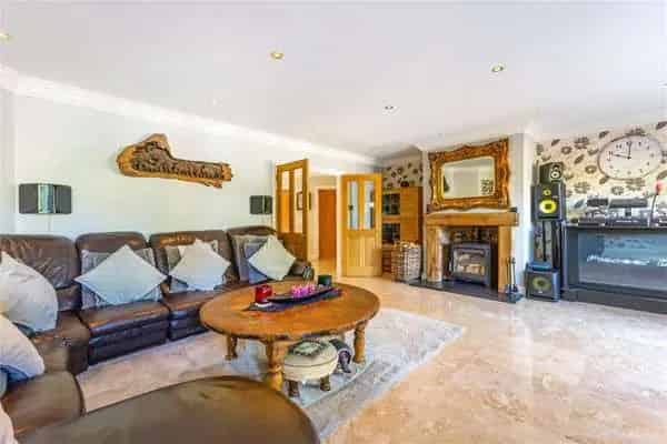 Andover Road, Newbury, Berkshire, RG14 6JR | Property for sale | Savills