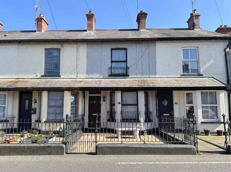 2 Bedroom Mid Terrace House Donaghcloney