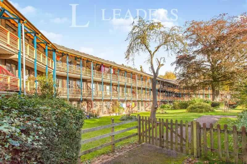 1 Bedroom Apartment to Rent Near City Centre and Train Station