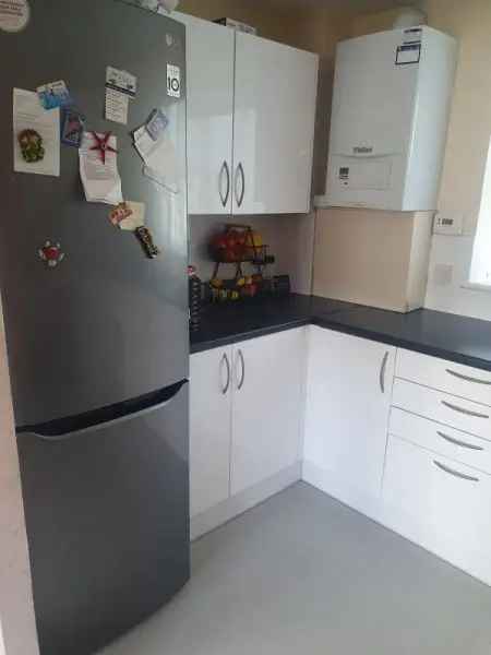 Flat For Rent in Crawley, England