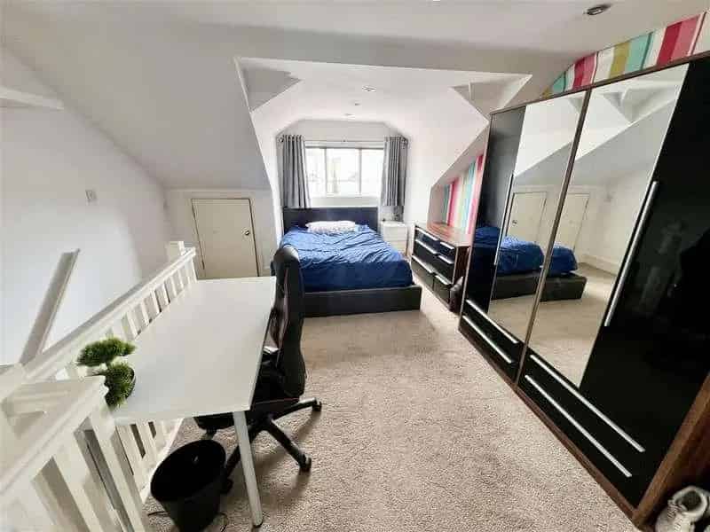 3 Bed End Terrace House for Sale No Upward Chain