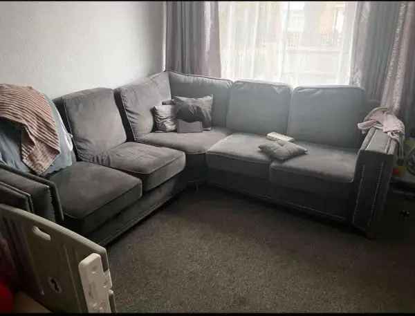 3 Bedroom House Chadwell St Mary Parking Available