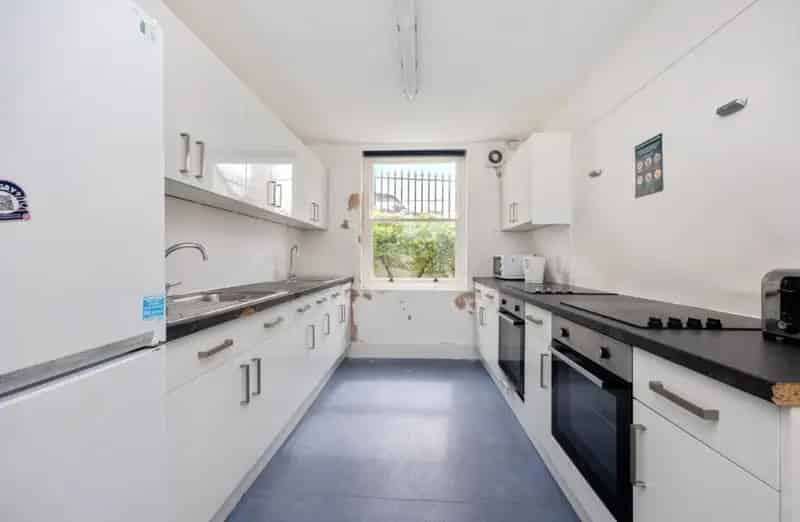 9 Bedroom Terraced House for Sale in Central Brighton Auction June 5th 2025
