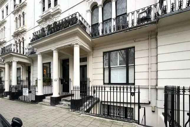 3-Bedroom Flat in Bayswater Near Hyde Park