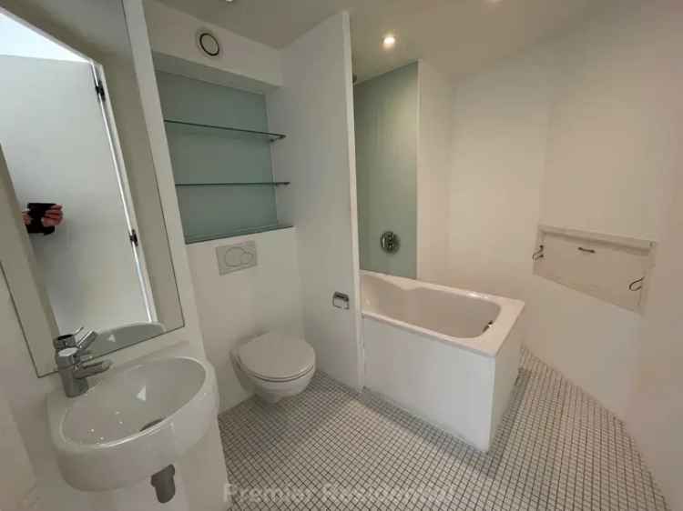 0 Bedroom Studio Apartment to Rent in Abito Greengate Manchester