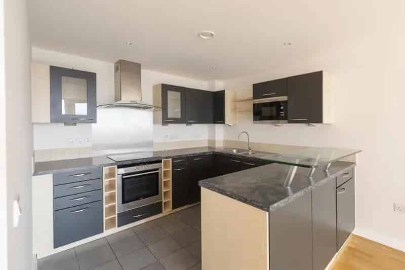 2 Bedroom Flat Clifton Village Parking Balcony