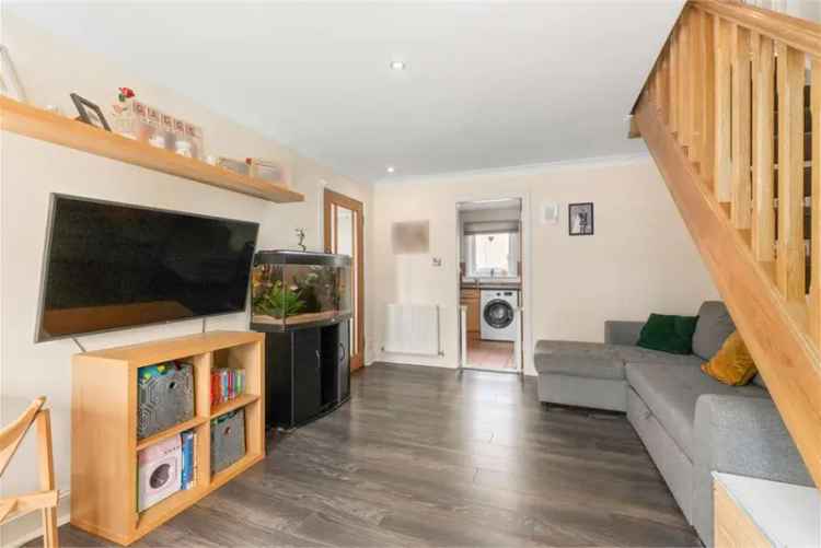 2 Bed End Terraced House Vexhim Park The Jewel