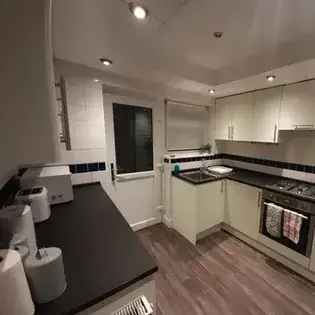 1 Room House Manchester 27m² Shared Facilities Free Parking