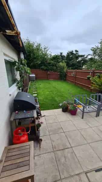 6-Person Jacuzzi End Terrace House Near Chichester