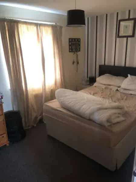 Semi Detached House in Cul De Sac with Metal Shed