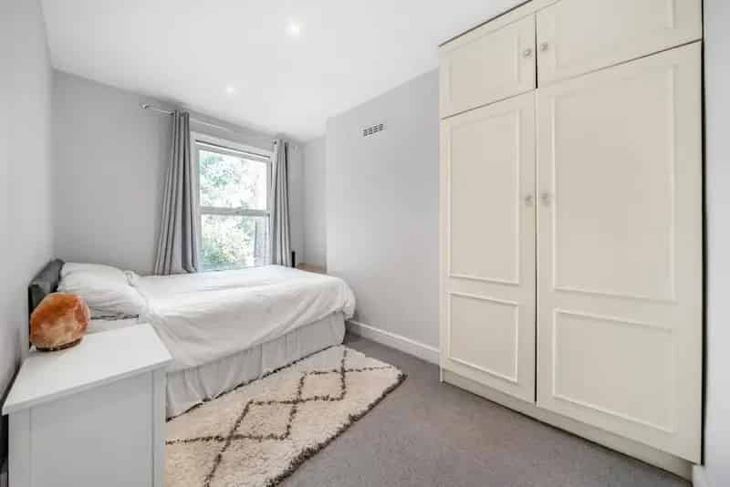 Two Double Bedroom Home near Clapham Common
