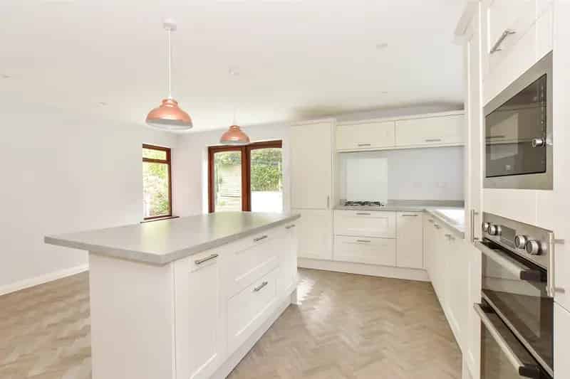 4 Bedroom Detached House for Sale in Alverstone Garden Village