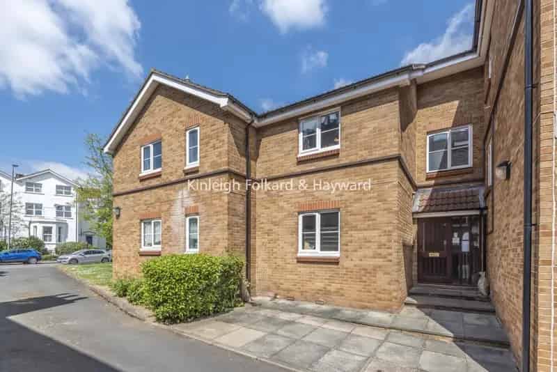 2 Bed 2 Bath Apartment Near Sydenham Station