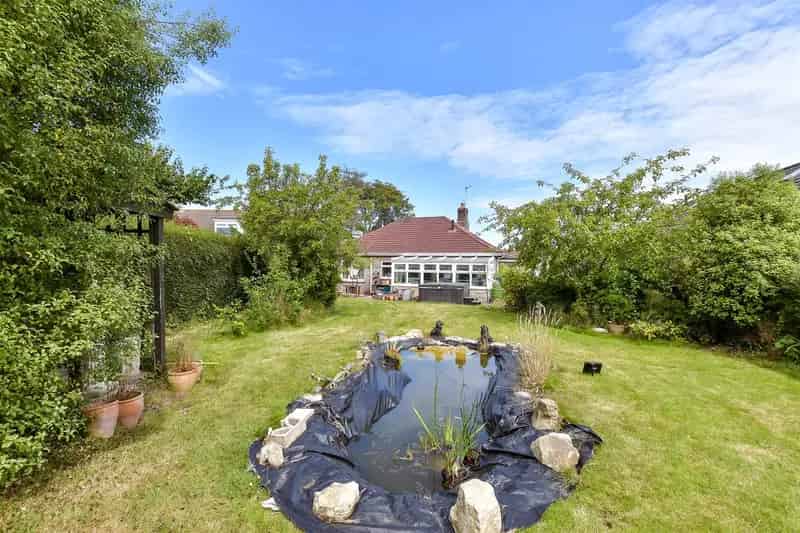 2 Bedroom Detached Bungalow for Sale in Wootton