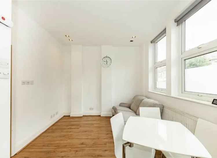 2 Bed 2 Bath Ground Floor Flat Willesden Green