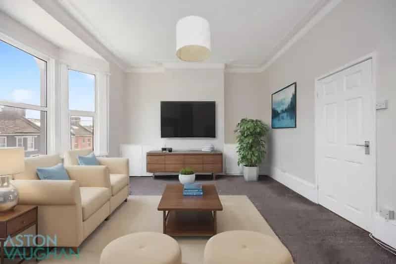 1 Bedroom Apartment For Sale Near Queen's Park