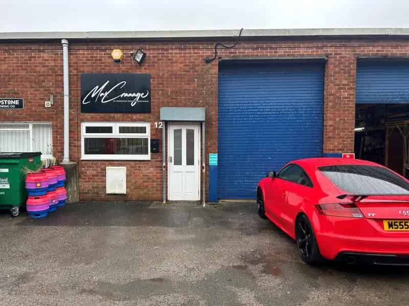 Chard Industrial Estate Business Unit - 1025 sq ft Workshop