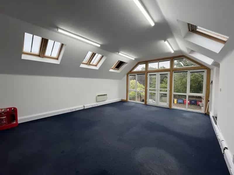 Wickham Office Studio To Let - Refurbished Space