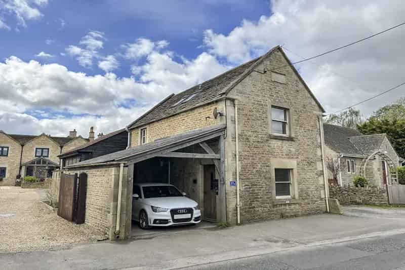 Detached Two Bedroom House in Atworth