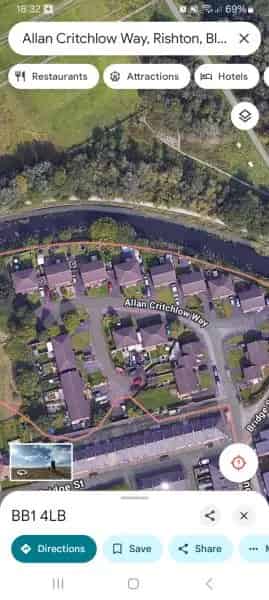 3 Bed Canal Side House Double Drive Gardens New Kitchen