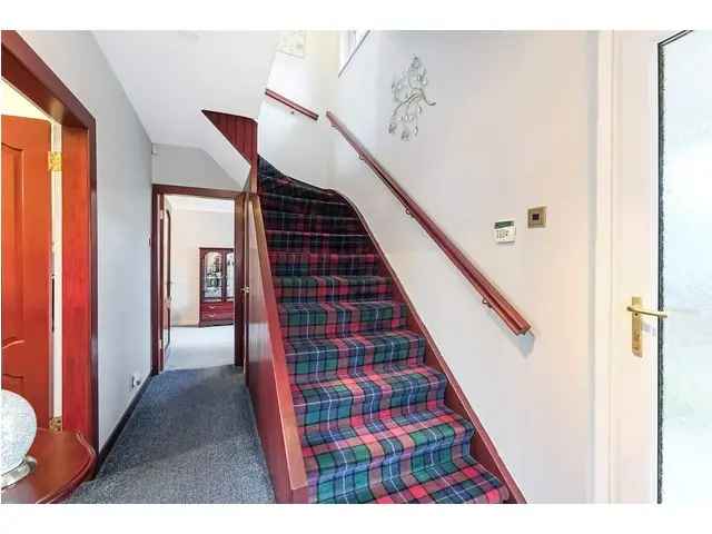 3 Bedroom Semi-Detached House for Sale in Airdrie