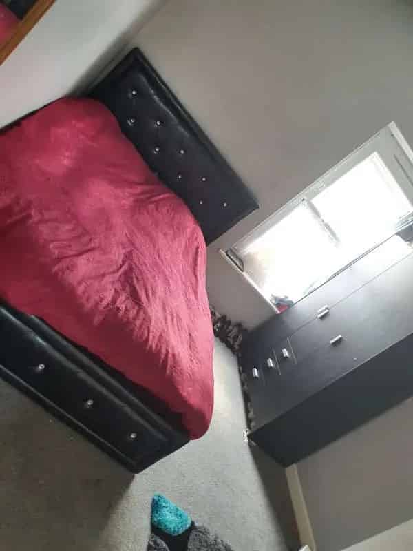 2 Bed 2 Reception House with Garden and Parking
