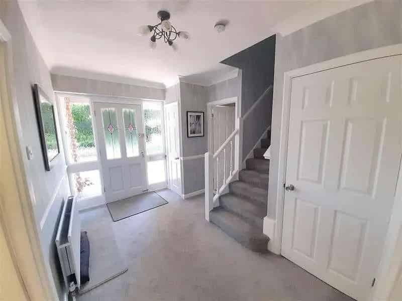 5 bed house for sale