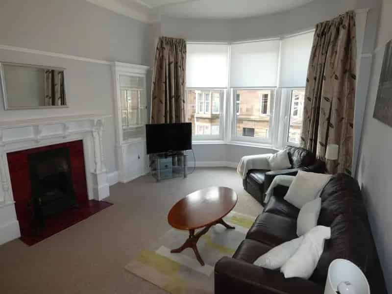 2 Bedroom Flat to Rent Available May 2025
