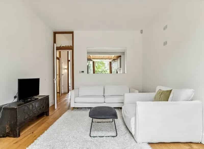 Victorian 2-Bed Conversion Near Excellent Schools