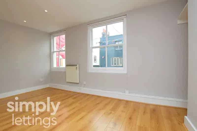 0 Bedroom Flat House to Rent in Brighton's North Laine