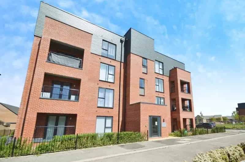 2 Bedroom Apartment for Sale - Modern Comfort Prime Location