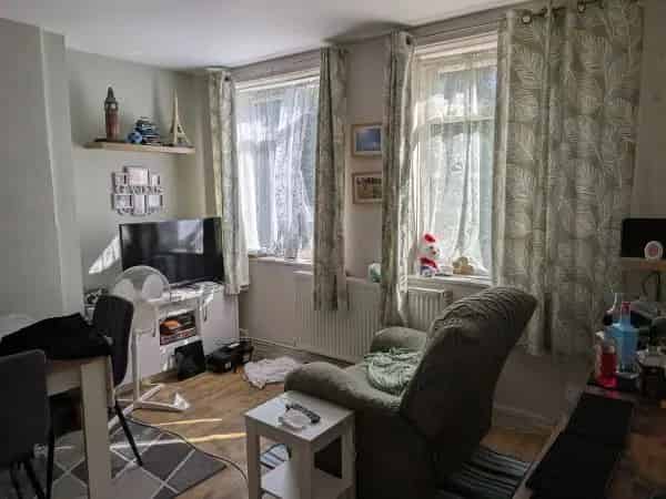 Large 4 Bed Semi Detached House with Garden and Storage
