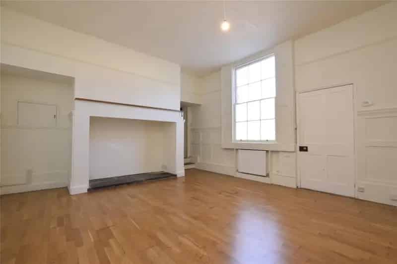 1 Bedroom Apartment for Sale in Victorian Villa