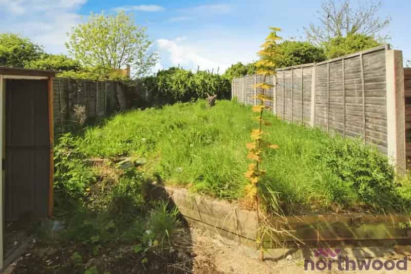 2 Bed Semi-Detached House For Sale - Requires Updating
