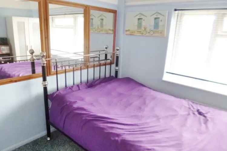 One Bedroom Maisonette near Watford Junction - Garden & Driveway
