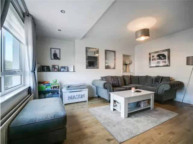 2 Bedroom End Terrace House for Sale