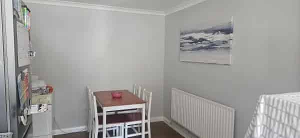 3 Bedroom House Near Tesco  New Kitchen Driveway Garden