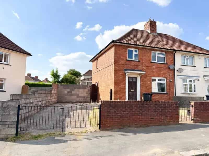3 Bedroom Semi-Detached House for Sale