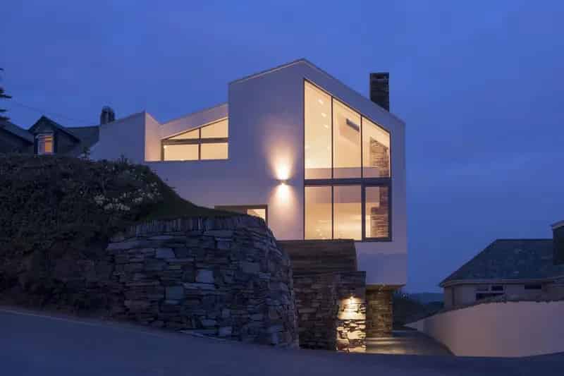 5 Bedroom Detached House with Coastal Views and Spa