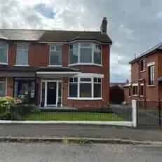Extended Semi Detached Family Home 3 Bed 2 Bath Driveway Parking