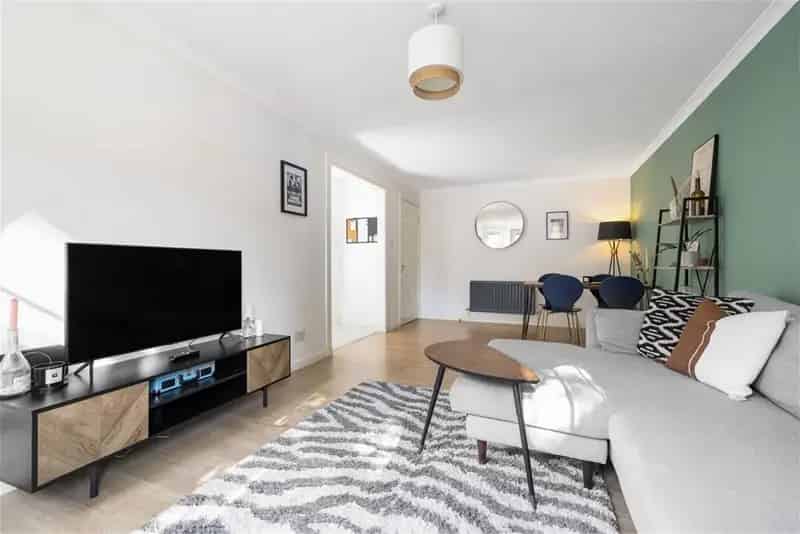 2 Bed Flat - Ground Floor with 1 Reception Room