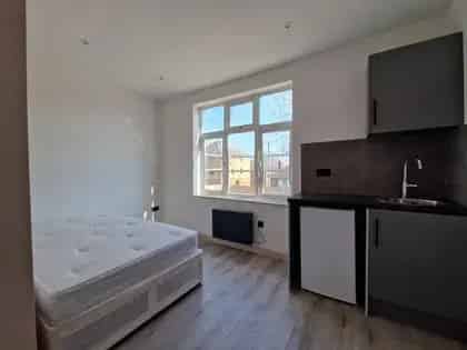Cosy Studio Flat in Carshalton with Excellent Transport Links
