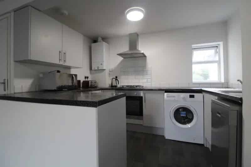 5 Bedroom Flat To Rent Available August 1 2025