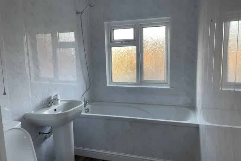 Two Bedroom Flat West Lavington Parking Pets Considered Zero Deposit Guarantee