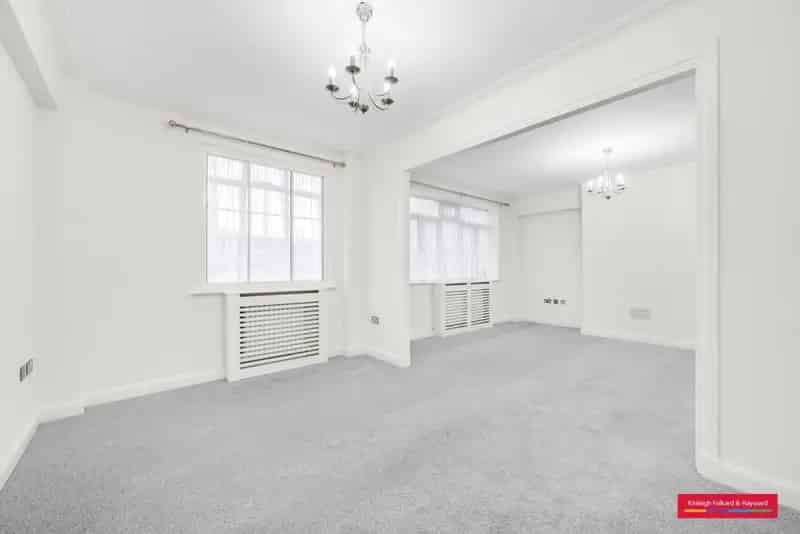 3 Bed 2 Bath Flat Swiss Cottage High Quality Finish Near Tube
