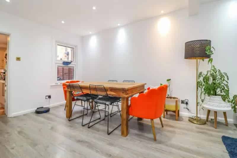 2 Bedroom Terraced House Castle Road