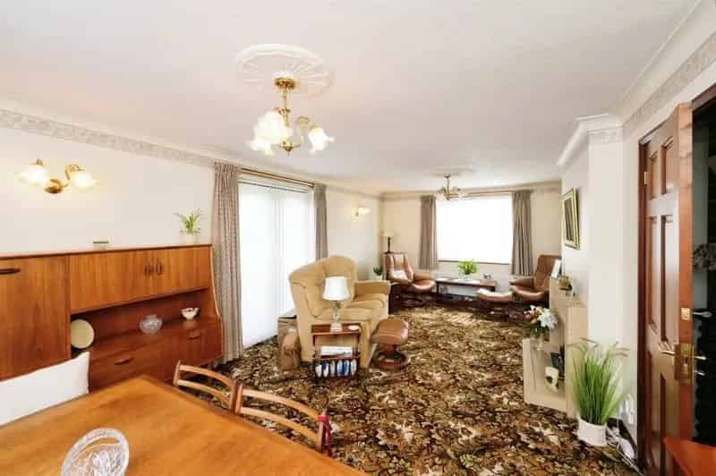 3 Bed Detached House in Filton - Large Garden & Garage