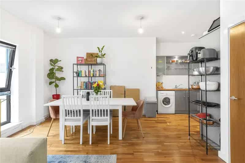 2 Bed Duplex Apartment Shoreditch
