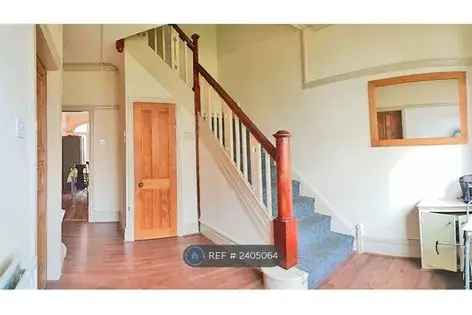 6 Bedroom House Near Victoria Park Manchester